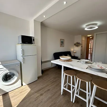 Apartment Cr200-294 En Roussillon- Centre *
